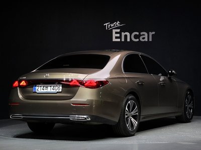 MERCEDES-BENZ E-CLASS - 4