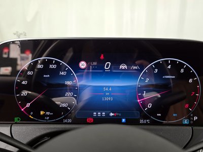 MERCEDES-BENZ E-CLASS - 8