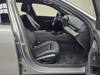 2025 BMW 5 SERIES 缩略图 16