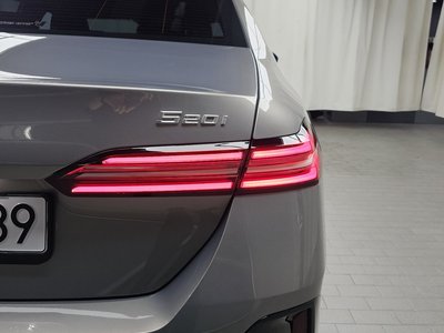 2025 BMW 5 SERIES photo 10