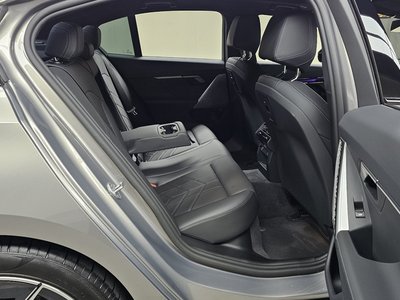 2025 BMW 5 SERIES 缩略图 17