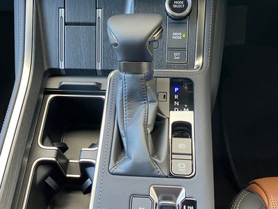 صورة مصغرة 40 لـ 2026 Lexus GX