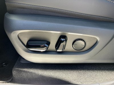 صورة مصغرة 32 لـ 2026 Lexus GX