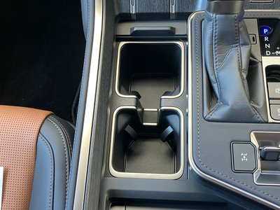 صورة مصغرة 41 لـ 2026 Lexus GX