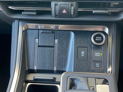 صورة مصغرة 39 لـ 2026 Lexus GX