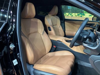 TOYOTA CROWN SPORT - 9