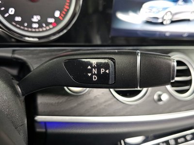 MERCEDES-BENZ E-CLASS - 9