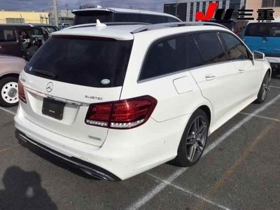 MERCEDES-BENZ E-CLASS - 6