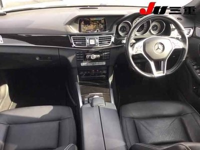 MERCEDES-BENZ E-CLASS - 8