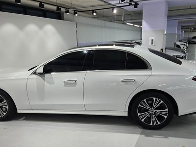 MERCEDES-BENZ E-CLASS - 8