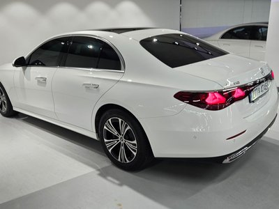 MERCEDES-BENZ E-CLASS - 2