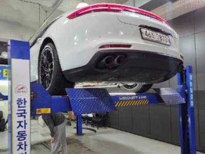 PORSCHE PANAMERA - 2