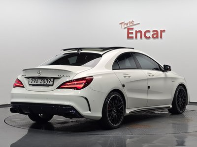 2017 Mercedes-BENZ CLA photo 2