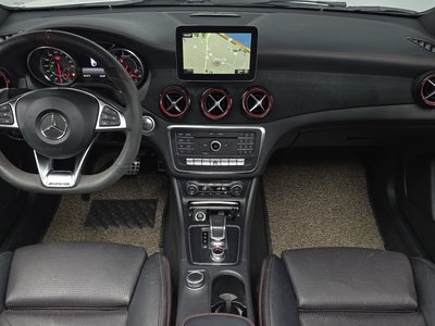 2017 Mercedes-BENZ CLA photo 5