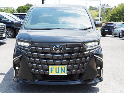 2024 Toyota ALPHARD photo 2