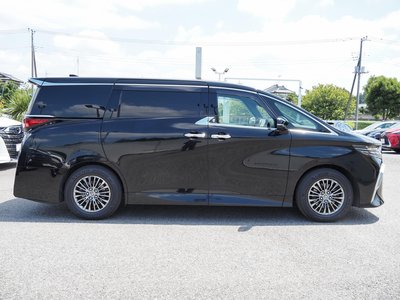 2024 Toyota ALPHARD photo 9
