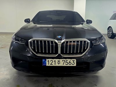 BMW 5 SERIES - 2