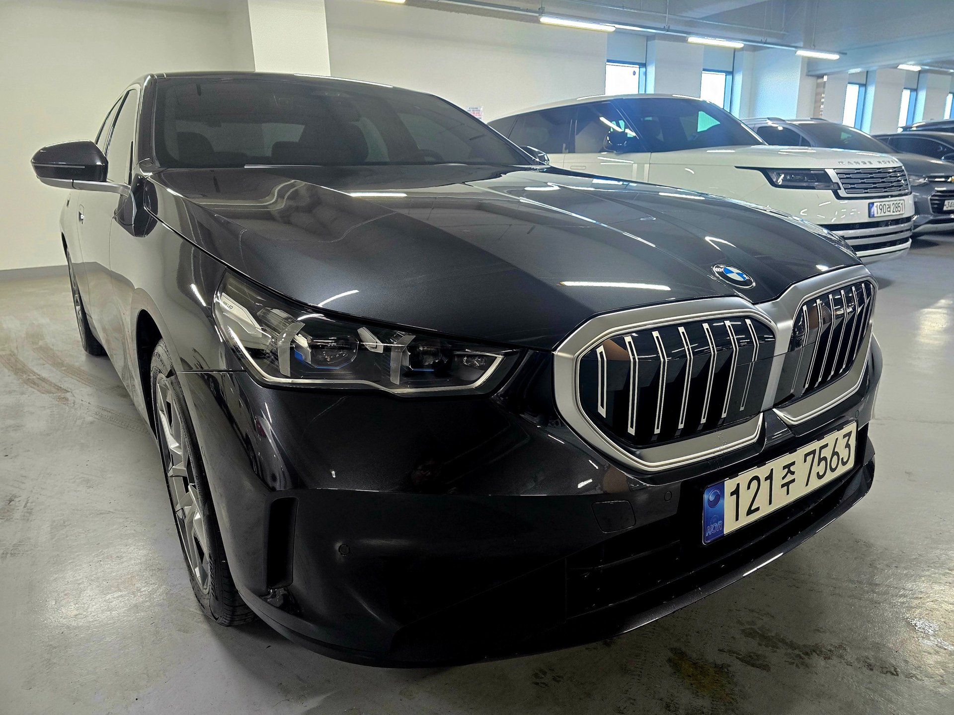 BMW 5 SERIES - View 1