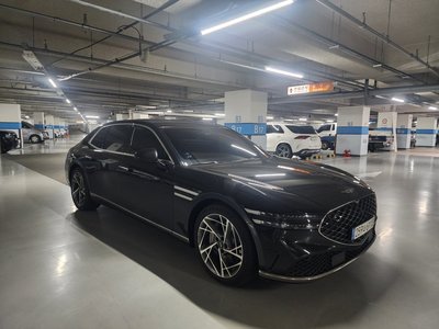 صورة 1 لـ 2022 Genesis G90 (RS4)