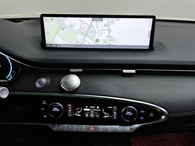 2021 Genesis GV70 — миниатюра 14