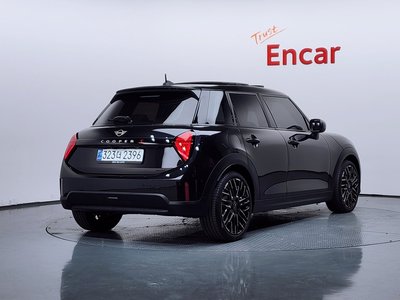 صورة 3 لـ 2024 MINI COOPER S