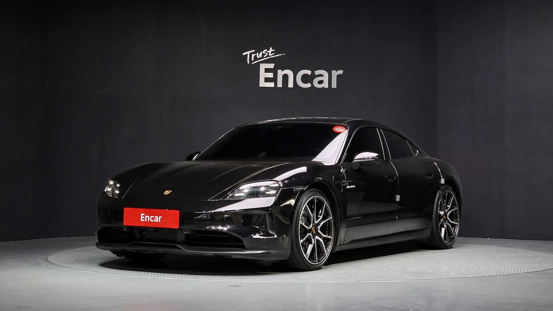 PORSCHE TAYCAN - View 1