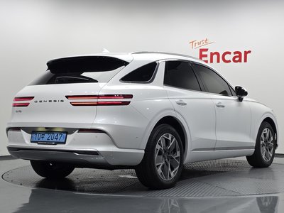 صورة 3 لـ 2022 Genesis ELECTRIFIED GV70