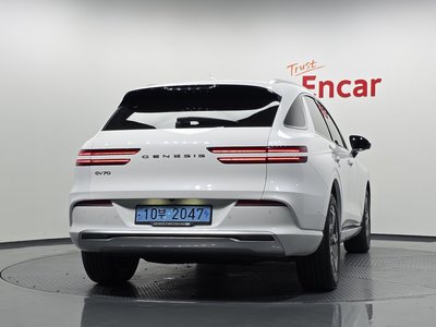 صورة 4 لـ 2022 Genesis ELECTRIFIED GV70