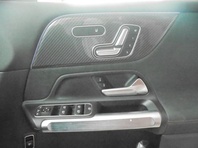 2025 Mercedes-BENZ GLB 缩略图 14