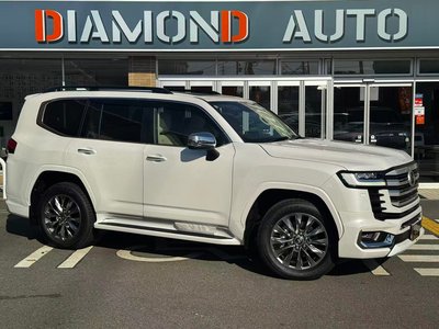 TOYOTA LAND CRUISER 300