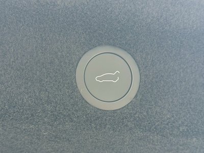 2025 Tesla MODEL Y thumbnail 17