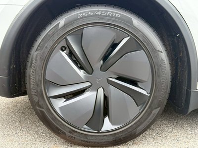2025 Tesla MODEL Y thumbnail 28