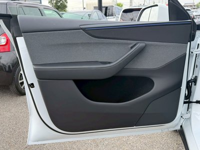2025 Tesla MODEL Y thumbnail 38