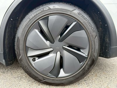 2025 Tesla MODEL Y thumbnail 29