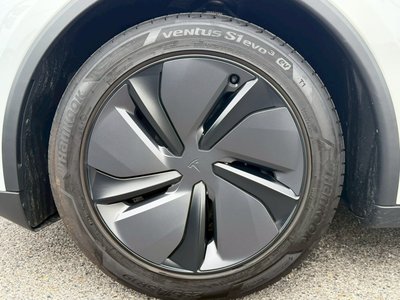 2025 Tesla MODEL Y thumbnail 30
