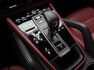 PORSCHE CAYENNE - 9