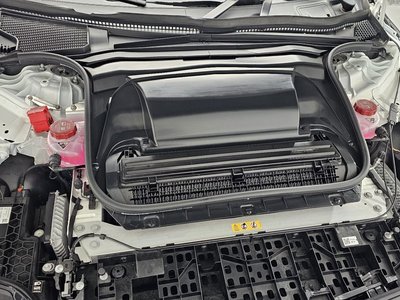 MERCEDES-BENZ EQE - 7