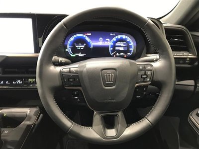 TOYOTA CROWN CROSSOVER - 8