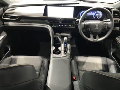 TOYOTA CROWN CROSSOVER - 2