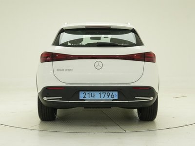 MERCEDES-BENZ EQA - 3
