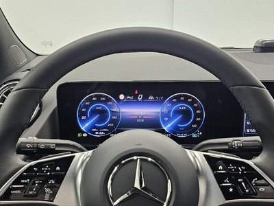 MERCEDES-BENZ EQA - 8