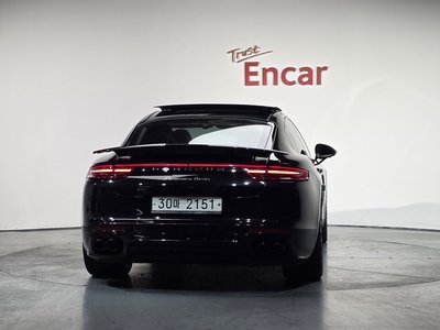 PORSCHE PANAMERA - 4