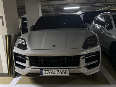 PORSCHE CAYENNE - 1