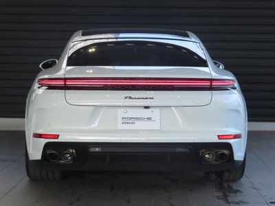 2024 Porsche PANAMERA photo 8