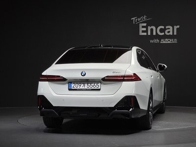 BMW 5 SERIES - 4