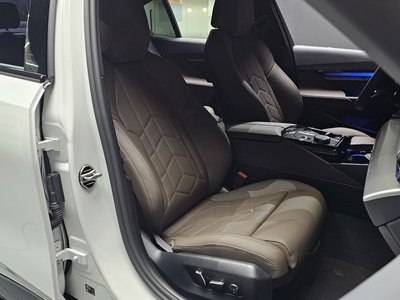 2025 BMW 5 SERIES thumbnail 17