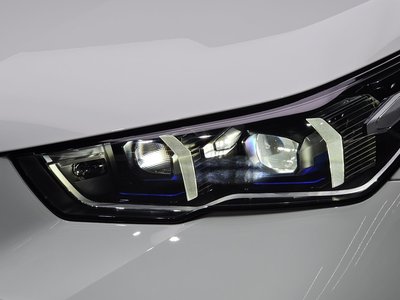 2025 BMW 5 SERIES — фото 9