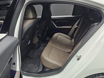 2025 BMW 5 SERIES thumbnail 18