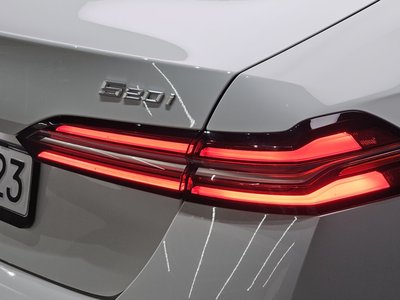 2025 BMW 5 SERIES — фото 10