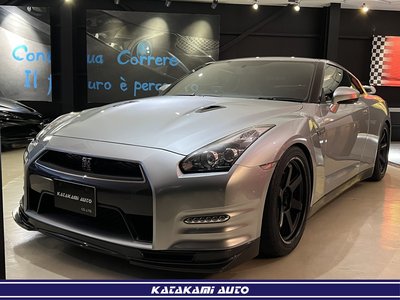 NISSAN GT-R - 1